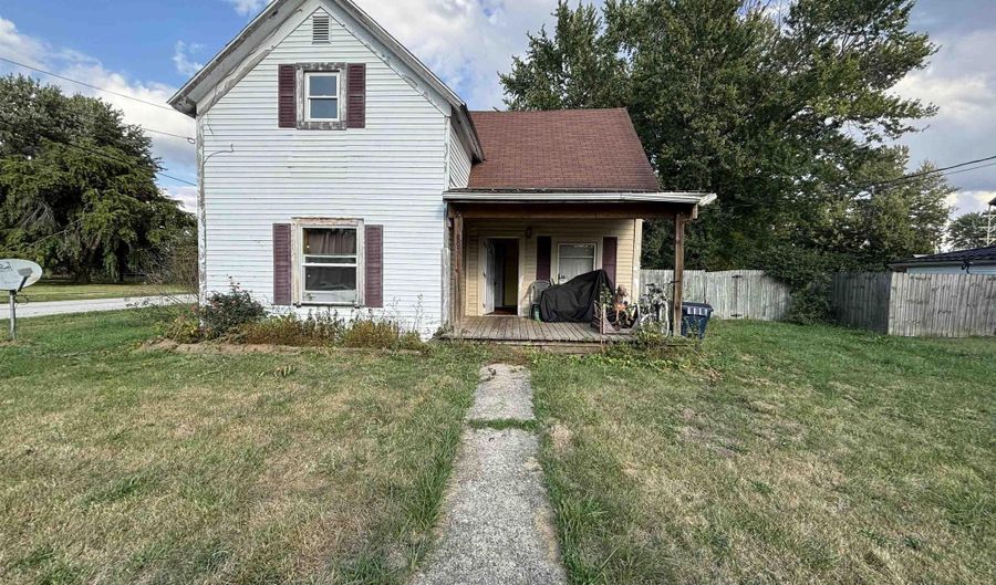885 N Market St, Andrews, IN 46702 - 4 Beds, 2 Bath