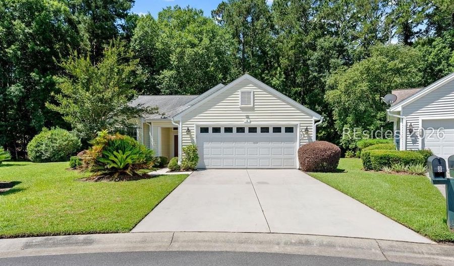 8 Coburn Ct, Bluffton, SC 29909 - 2 Beds, 2 Bath