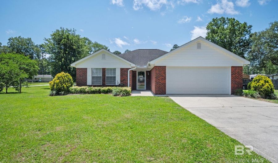 400 W 15th St, Bay Minette, AL 36507 - 3 Beds, 2 Bath