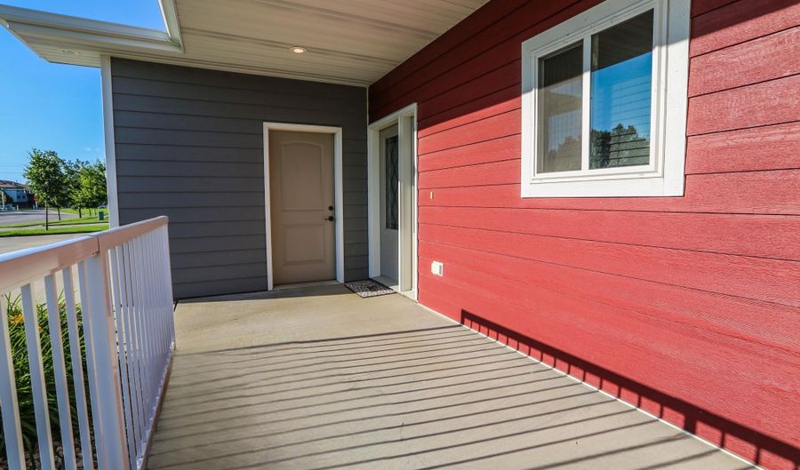1917 S Lawson St, Aberdeen, SD 57401 - 2 Beds, 2 Bath