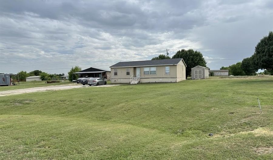 8600 Field Crest Ct, Alvarado, TX 76009 - 3 Beds, 2 Bath