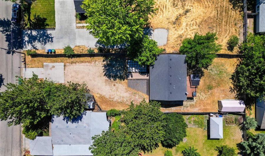 4021 W Garnet St, Boise, ID 83703 - 5 Beds, 2 Bath