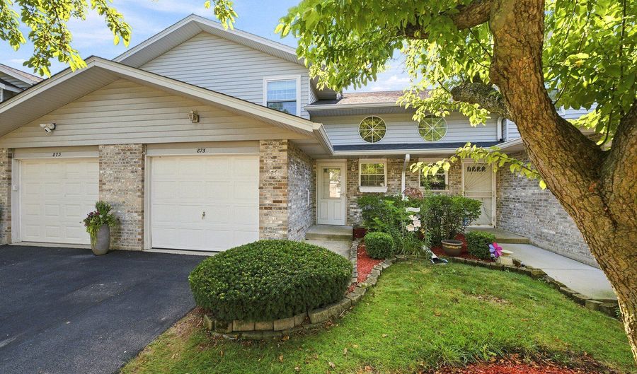 875 N Tamarac Blvd, Addison, IL 60101 - 2 Beds, 2 Bath