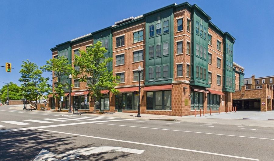2101 N MONROE St #403, Arlington, VA 22207 - 1 Beds, 2 Bath