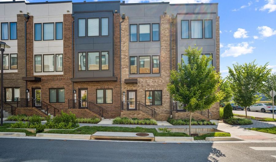16103 CONNORS Way, Rockville, MD 20855 - 3 Beds, 4 Bath
