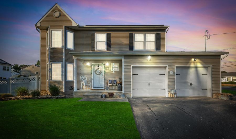 48 Poplar St, Beachwood, NJ 08722 - 4 Beds, 3 Bath