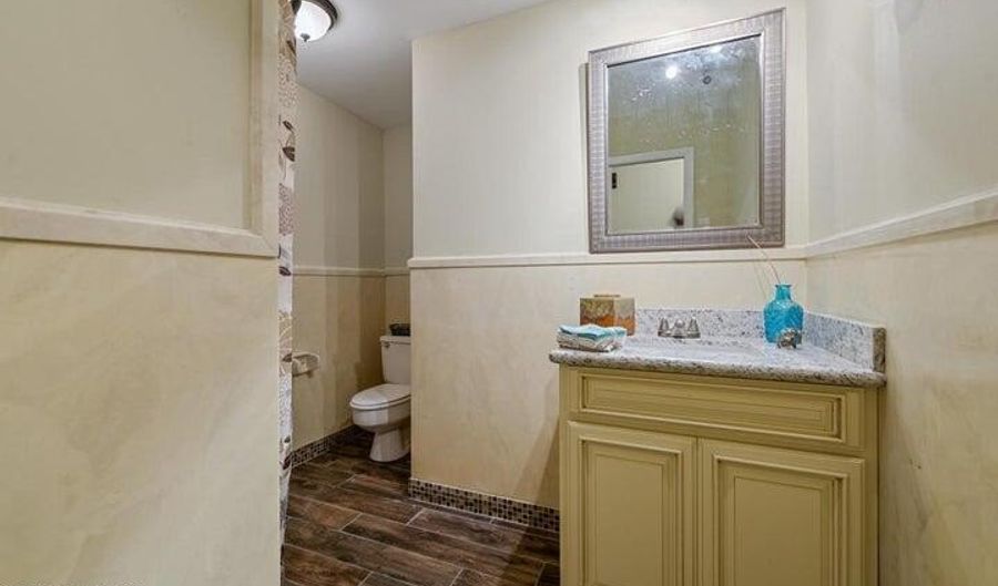 320 Lakeview Blvd, Biloxi, MS 39531 - 3 Beds, 2 Bath