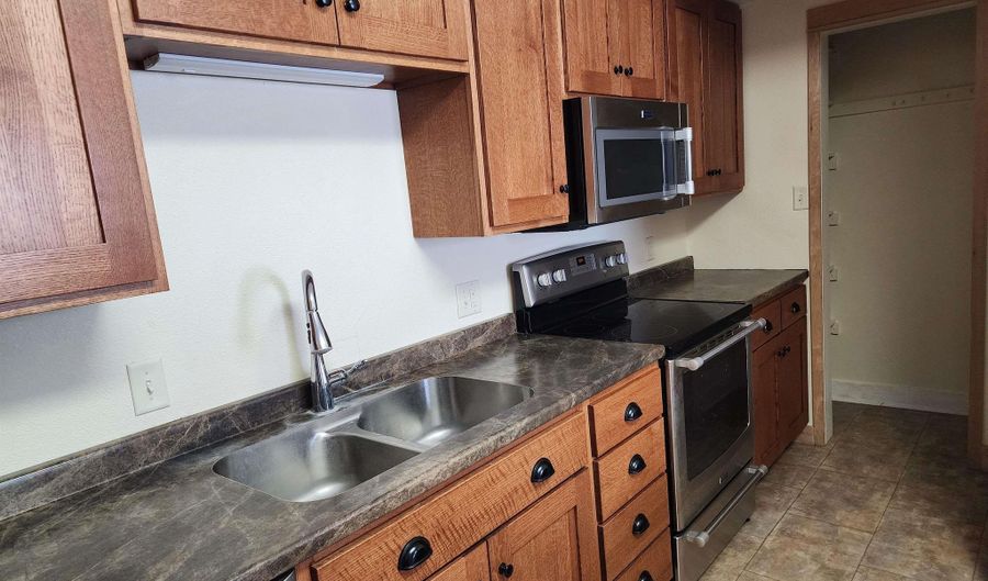 321 S Moore, Algona, IA 50511 - 3 Beds, 2 Bath