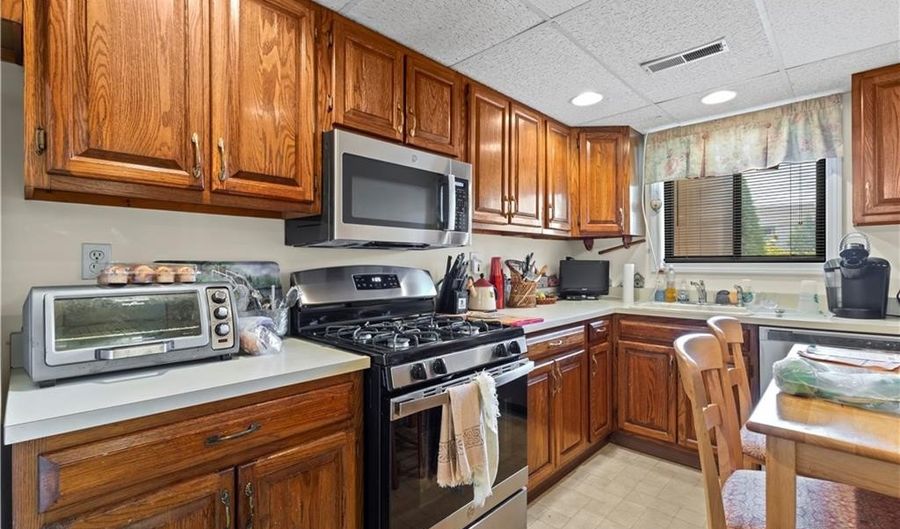 650 E Greenwich Ave 2-103, West Warwick, RI 02893 - 2 Beds, 2 Bath