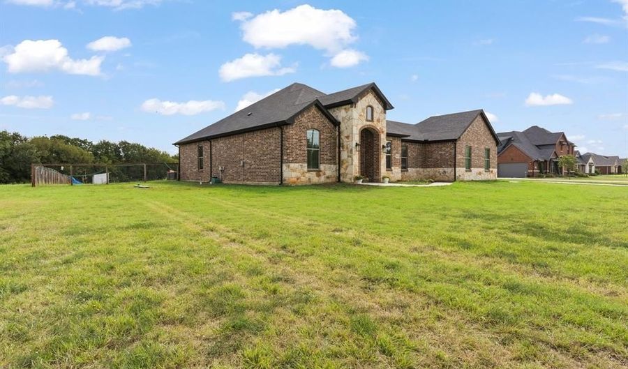 3421 County Road 405, Alvarado, TX 76009 - 4 Beds, 2 Bath