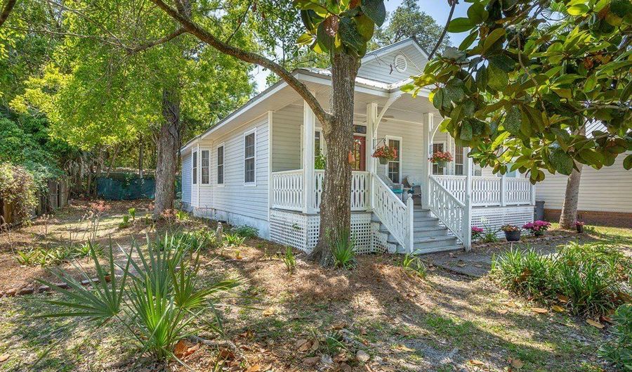 98 Sawyer Ln, Apalachicola, FL 32320 - 3 Beds, 2 Bath