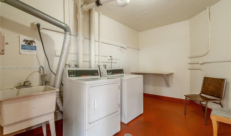 2999 POINT EAST Dr C-502, Aventura, FL 33160 - 1 Beds, 1 Bath