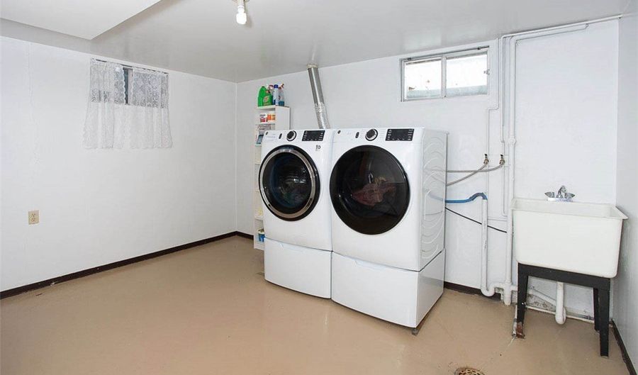 2930 Lynn Ave, Billings, MT 59102 - 4 Beds, 2 Bath