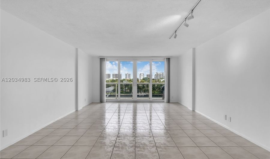 9381 E Bay Harbor Dr 504N, Bay Harbor Islands, FL 33154 - 1 Beds, 2 Bath