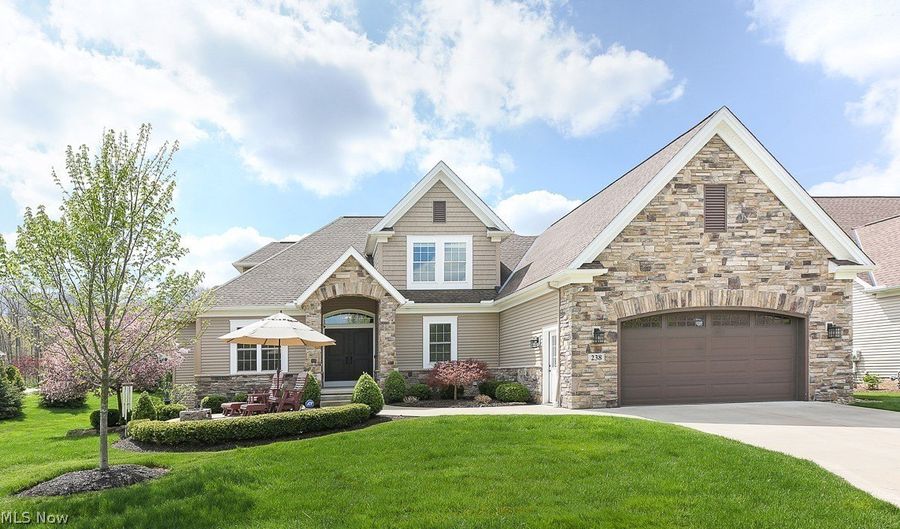 238 Westview Dr, Aurora, OH 44202 - 3 Beds, 3 Bath