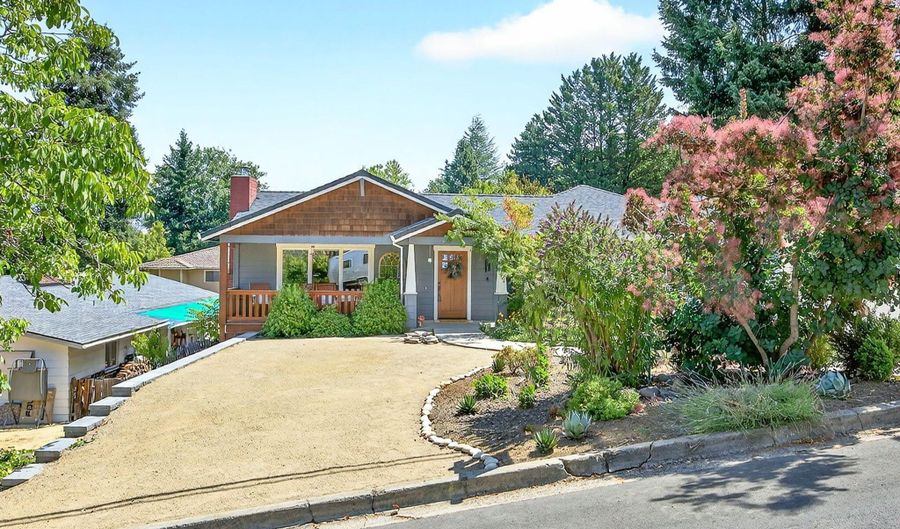 1108 Park St, Ashland, OR 97520 - 4 Beds, 4 Bath