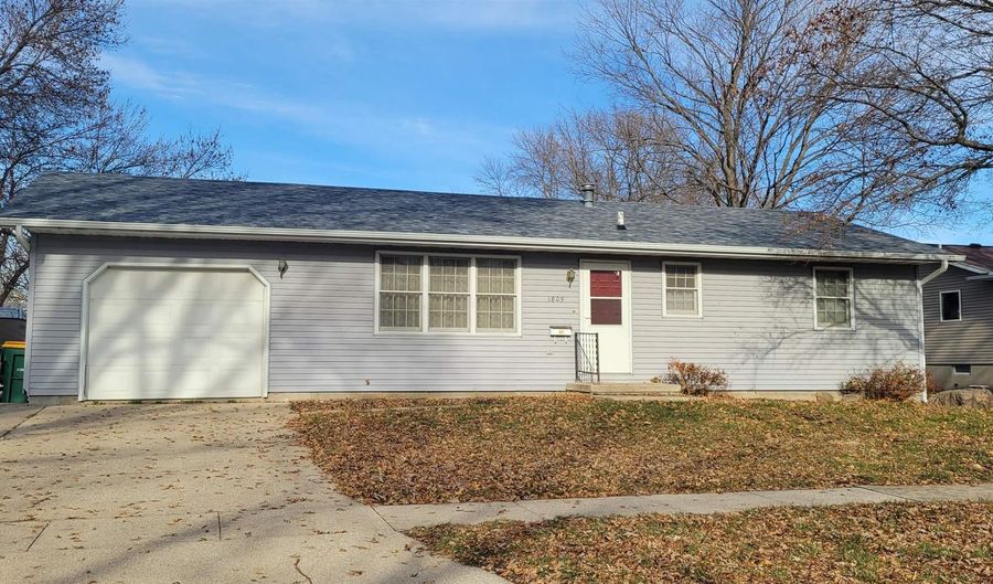 1809 E Locust, Algona, IA 50511 - 3 Beds, 2 Bath