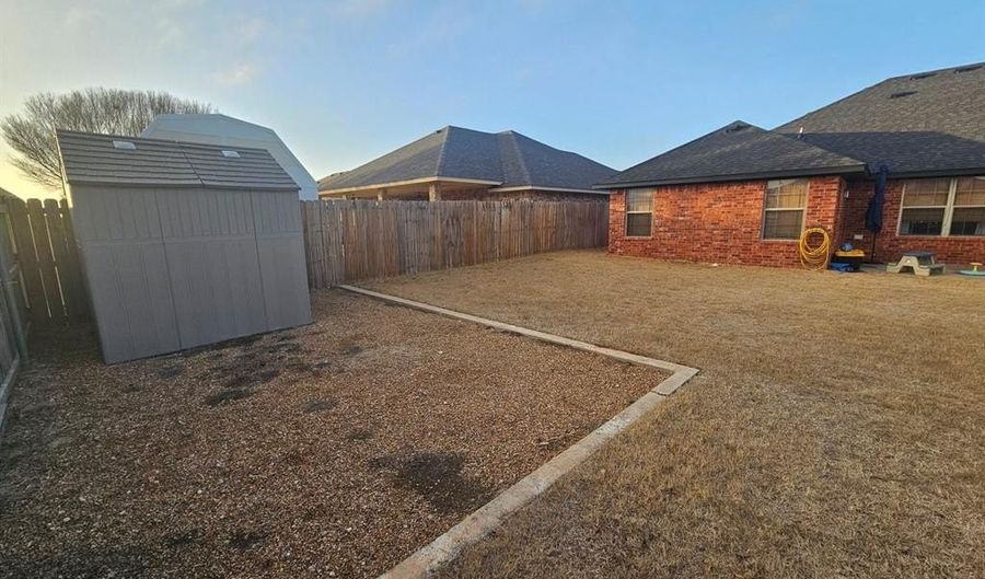 912 Sheryl Ln, Altus, OK 73521 - 4 Beds, 3 Bath