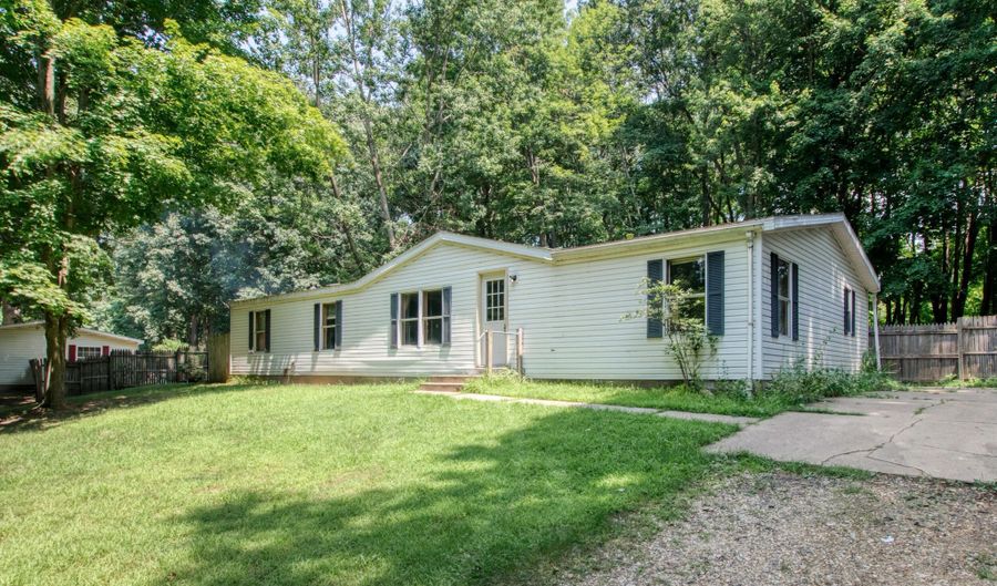 2529 Lake Dr, Allegan, MI 49010 - 4 Beds, 2 Bath