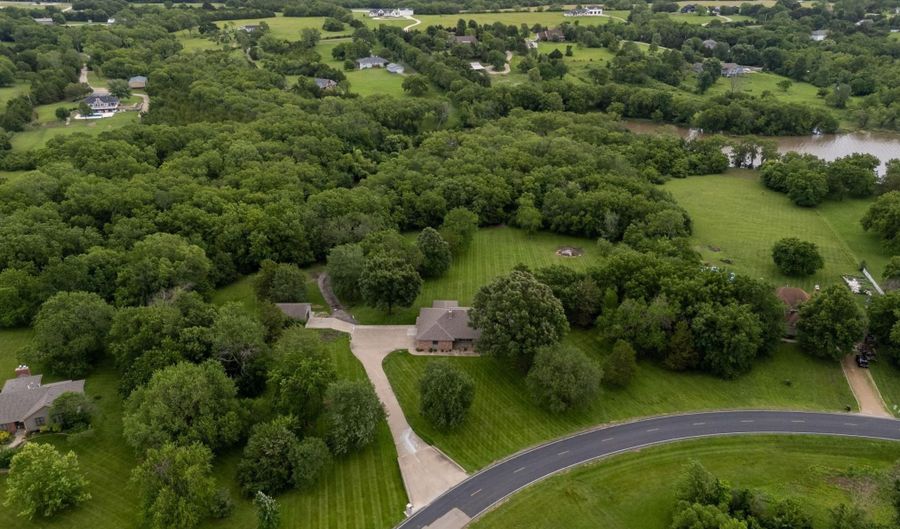 6412 SW Vorse Rd, Auburn, KS 66402 - 5 Beds, 4 Bath