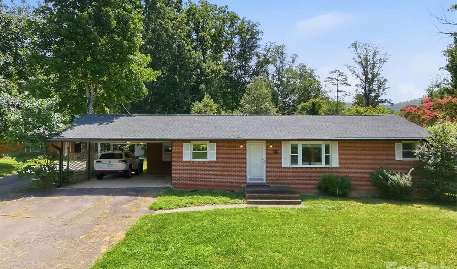376 School Rd E, Asheville, NC 28803 - 3 Beds, 2 Bath