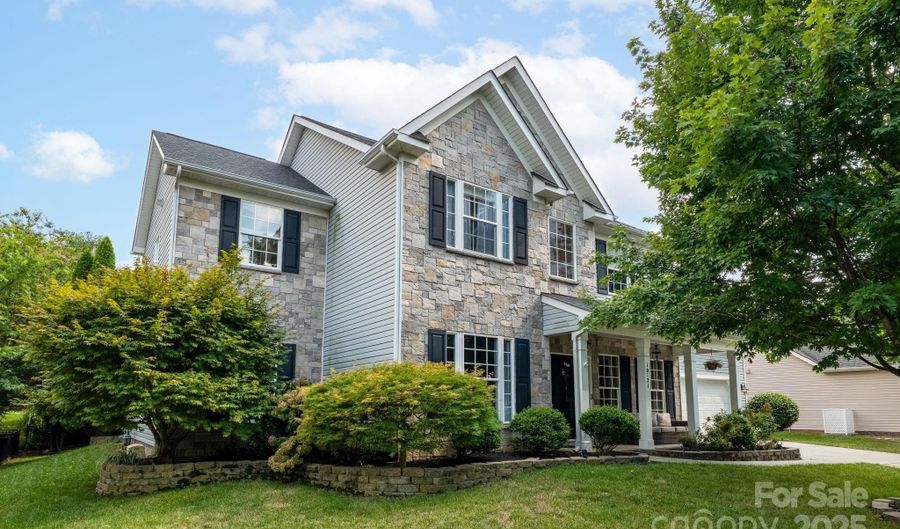 10121 Halkirk Manor Ln, Charlotte, NC 28278 - 3 Beds, 3 Bath