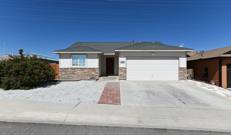 420 Fort Sutter Blvd, Fernley, NV 89408 - 3 Beds, 2 Bath