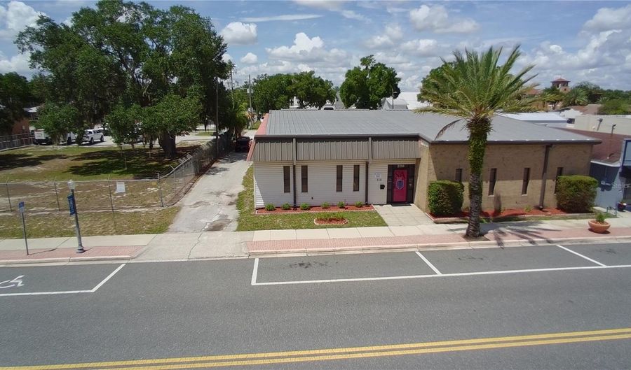 208 E LAKE Ave, Auburndale, FL 33823 - 0 Beds, 0 Bath