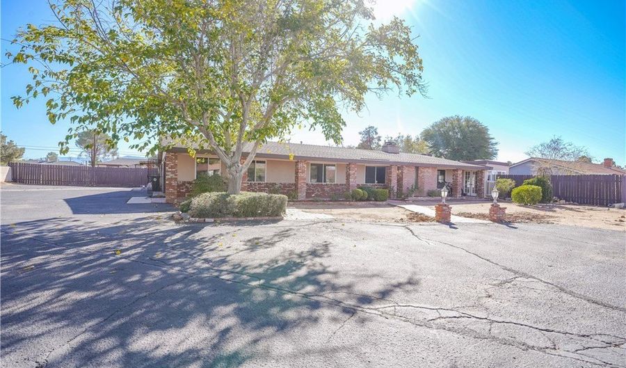 14415 Erie, Apple Valley, CA 92307 - 4 Beds, 3 Bath