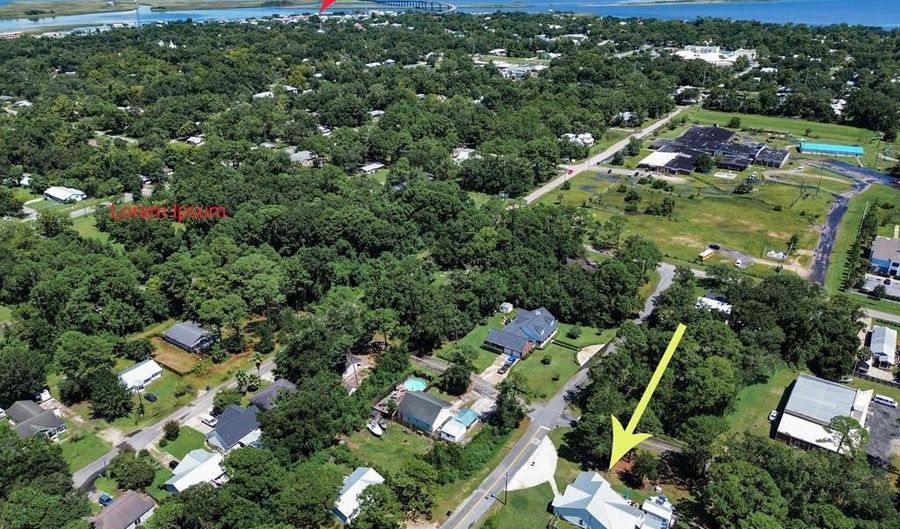 242 15th St, Apalachicola, FL 32320 - 3 Beds, 2 Bath