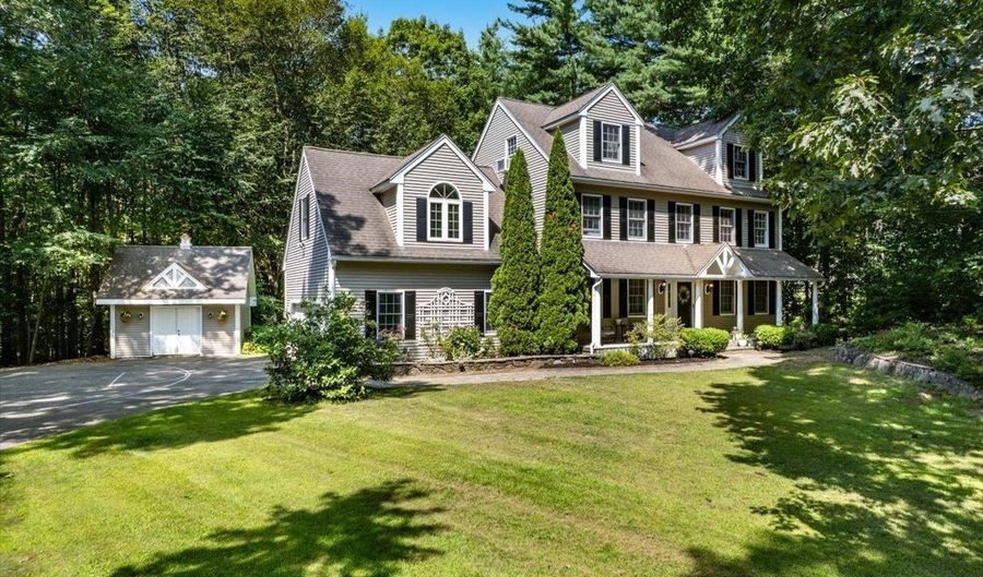 62 Lyford Ln, Brentwood, NH 03885 - 4 Beds, 3 Bath