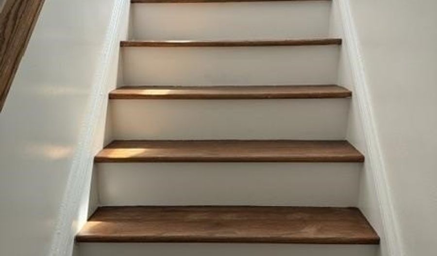 30 NEWARK BAY Ct #2, Bayonne, NJ 07002 - 3 Beds, 1 Bath