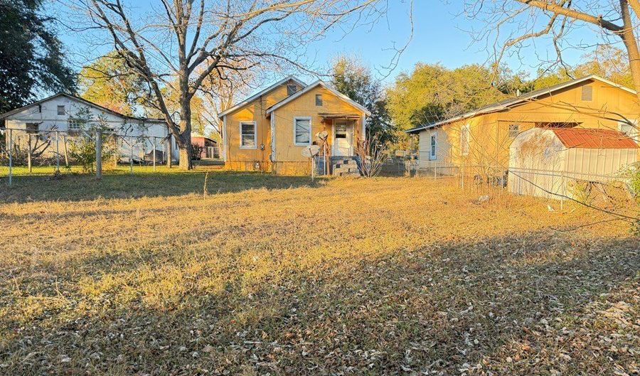 1502 Roosevelt Ave, Albany, GA 31705 - 2 Beds, 1 Bath