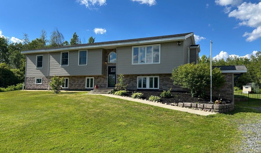 123 Stairs Rd, Amsterdam, NY 12010 - 3 Beds, 2 Bath