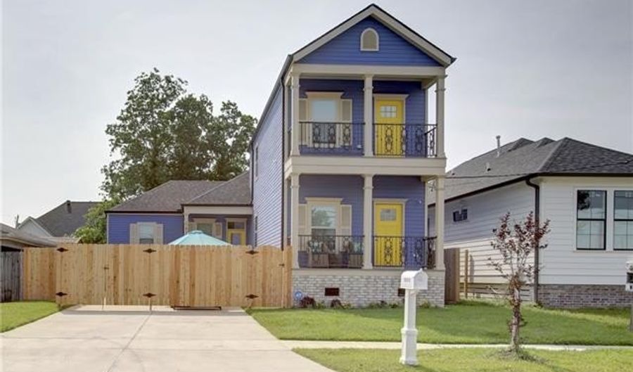 1913 MEHLE St, Arabi, LA 70032 - 4 Beds, 4 Bath