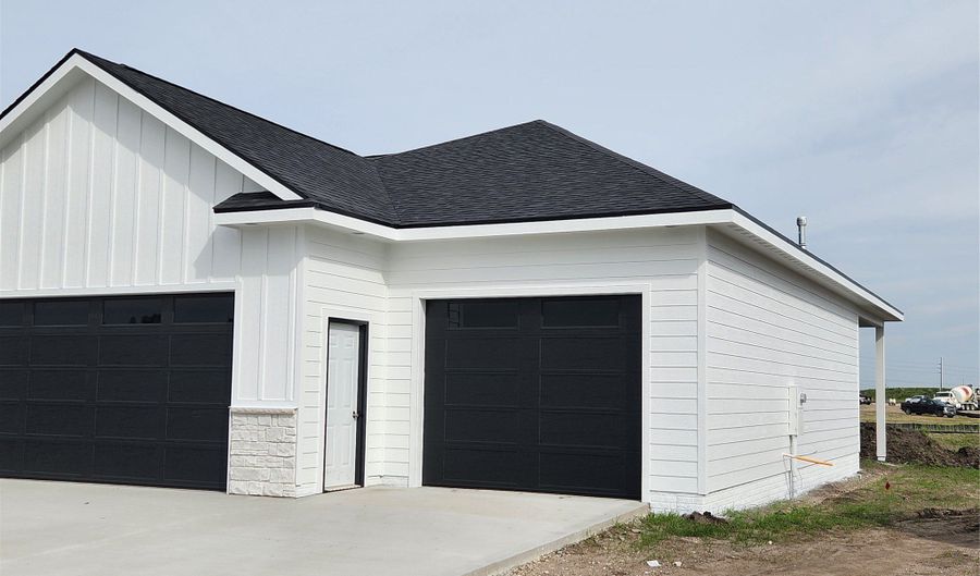 2912 NW Fairfield Ct, Ankeny, IA 50023 - 4 Beds, 3 Bath