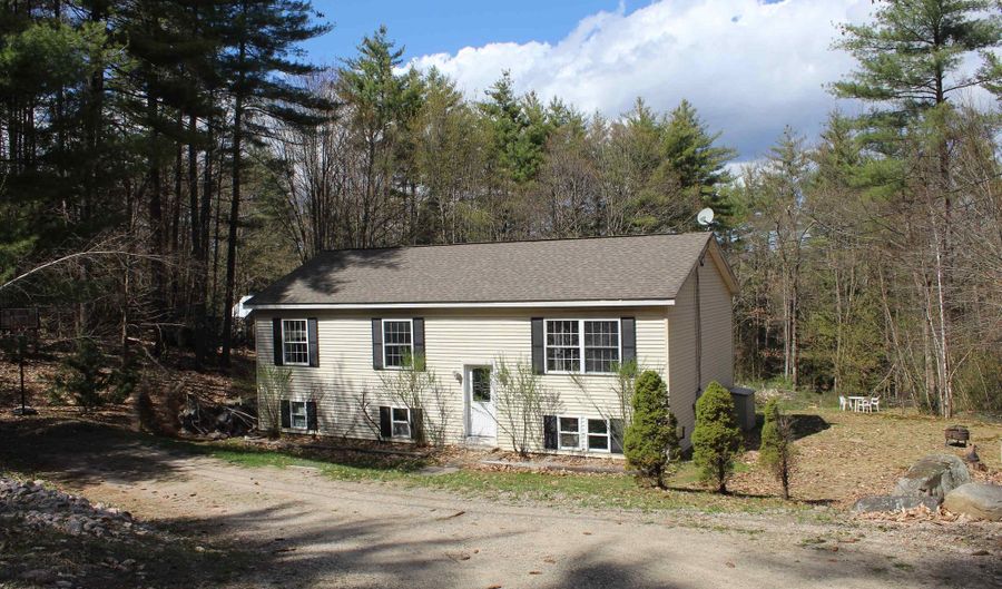 47 Henry Dr, Effingham, NH 03882 - 3 Beds, 2 Bath