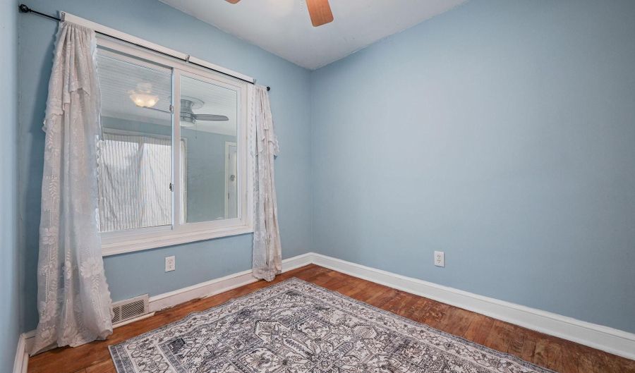 10 N MAIN St, Magnolia, DE 19962 - 4 Beds, 2 Bath