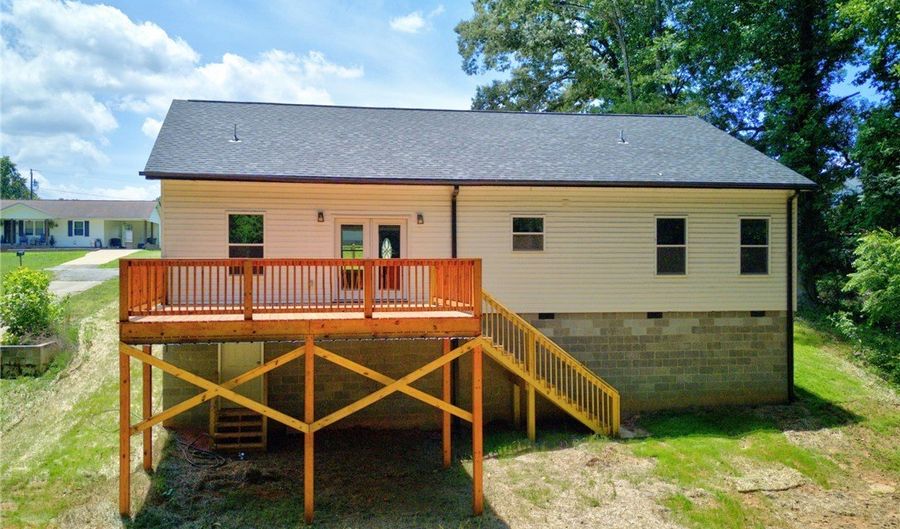 223 Maple Dr, Anderson, SC 29621 - 3 Beds, 2 Bath