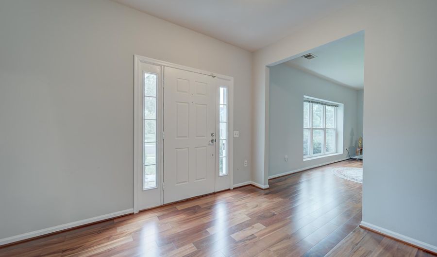 7010 GREEN SPRING Ln, Alexandria, VA 22306 - 4 Beds, 3 Bath