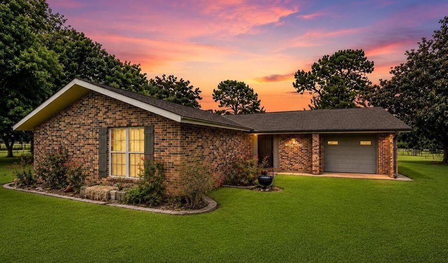 8419 E Sand Pit Rd, Abbeville, LA 70510 - 3 Beds, 2 Bath