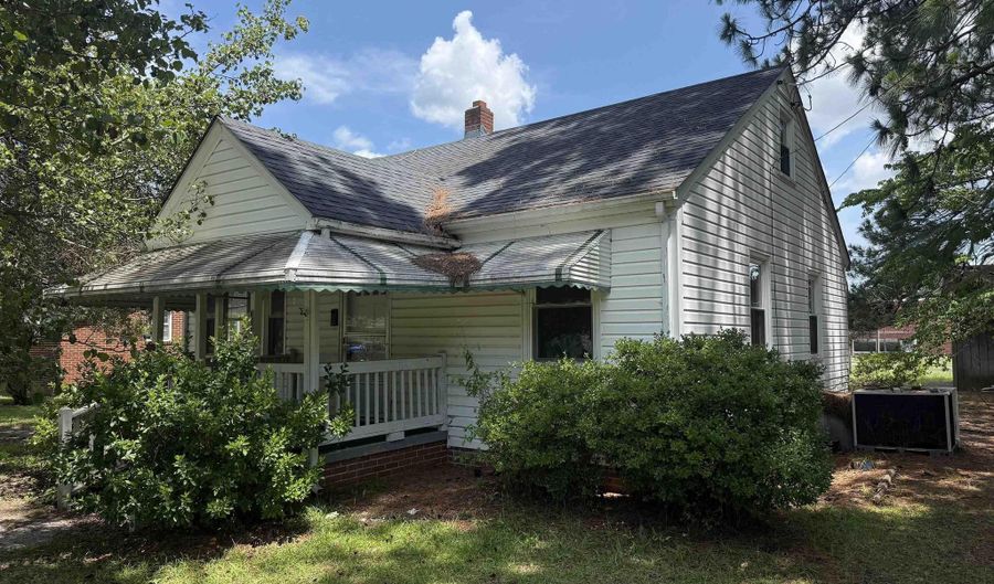 315 Cherry St, Ahoskie, NC 27910 - 2 Beds, 1 Bath