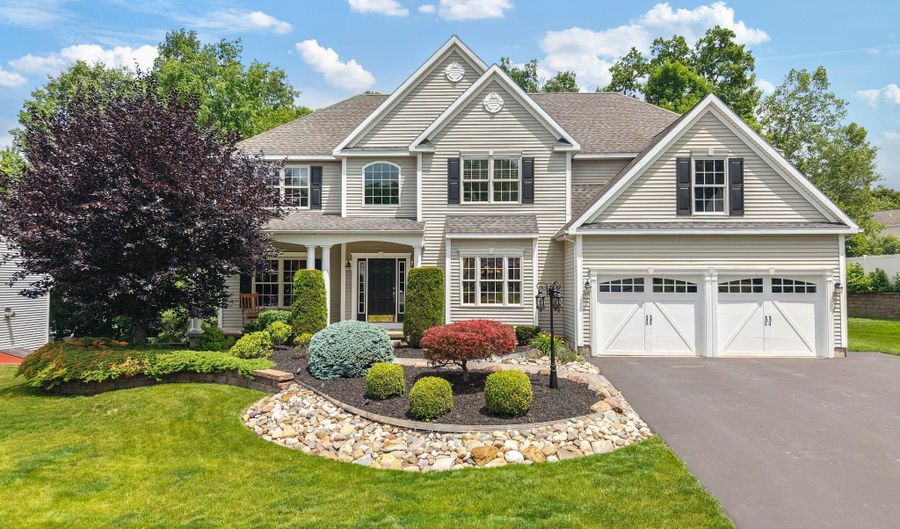35 Shinnecock Hills Dr, Albany, NY 12205 - 4 Beds, 3 Bath