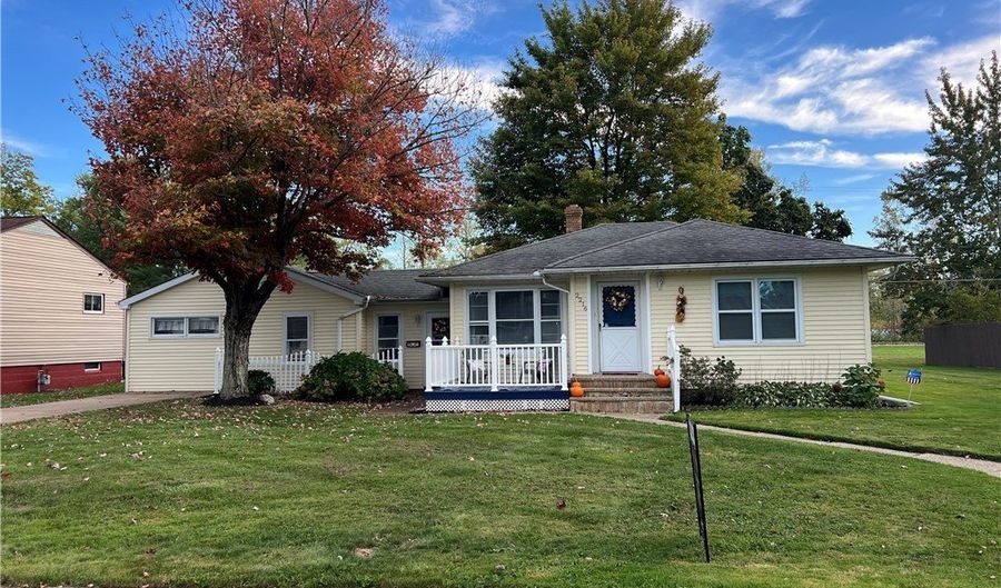 2216 E 44th St, Ashtabula, OH 44004 - 2 Beds, 2 Bath
