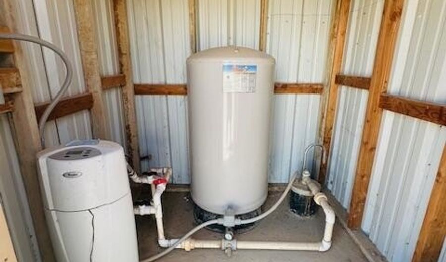 44357 Cactus St, Bouse, AZ 85325 - 3 Beds, 2 Bath