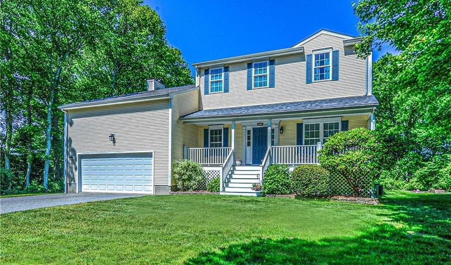 394 Westmoreland Ln, North Kingstown, RI 02852 - 4 Beds, 3 Bath