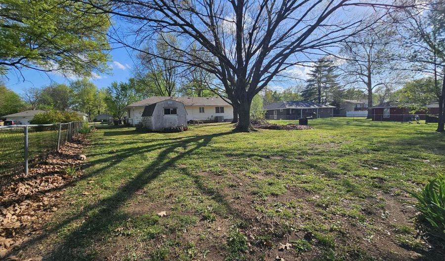 403 Fireside Dr, Arma, KS 66712 - 2 Beds, 2 Bath