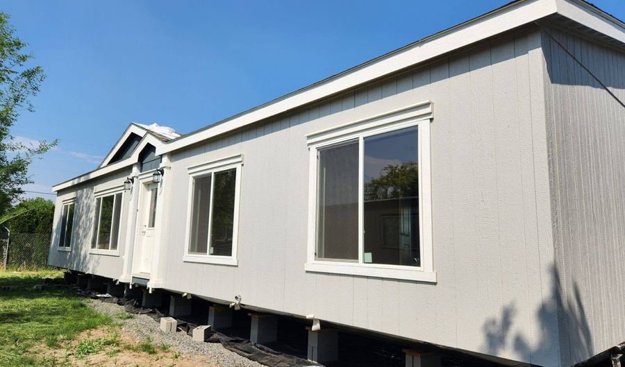 7610 W. Nob Hill Blvd, Yakima, WA 98908 3 Beds, 2 Baths, Mobile Home 2 of Photos MLS
