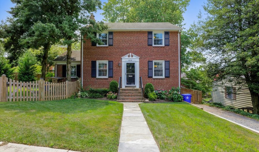 6316 25TH St N, Arlington, VA 22207 - 4 Beds, 2 Bath