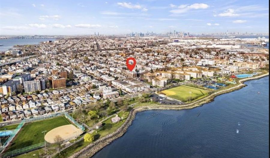 117 W 2ND St 202, Bayonne, NJ 07002 - 2 Beds, 2 Bath
